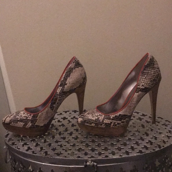 Snake skin print platform heals - Picture 5 of 8